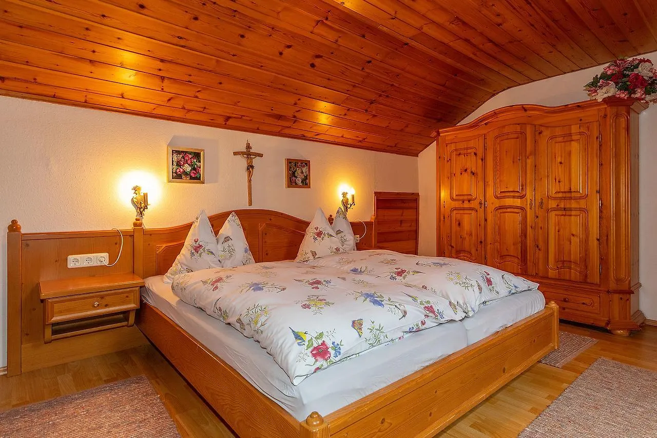 Apartment Groebl-Alm Haus Zur Schoenen Aussicht Graswang Germany
