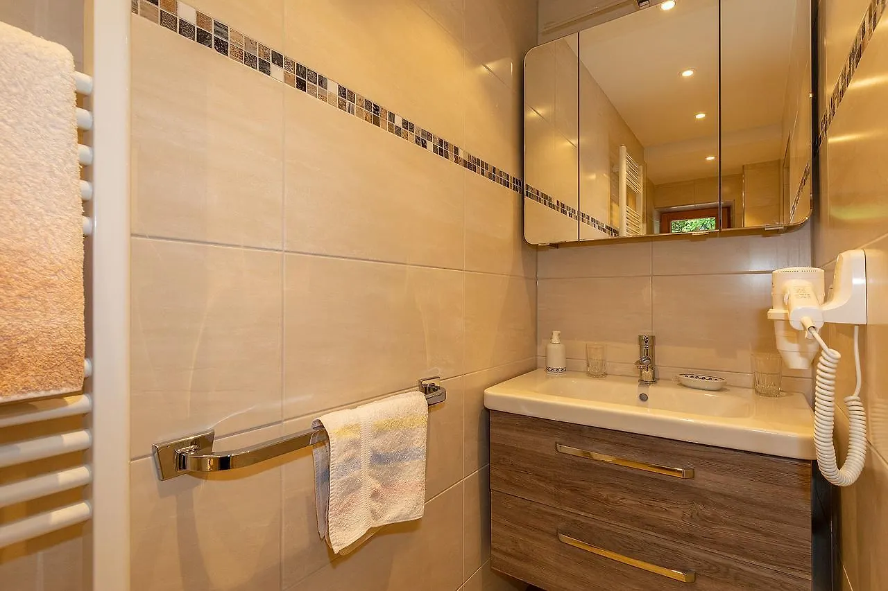 Groebl-Alm Haus Zur Schoenen Aussicht Graswang Apartment